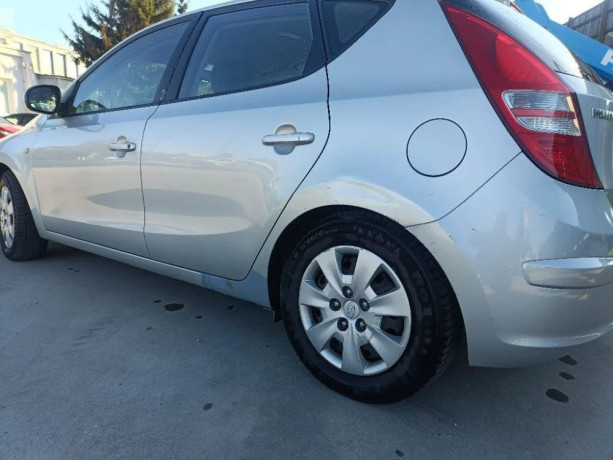 hyundai-i30-cw-16-diesel-66kw-manual-prevodovka-big-1