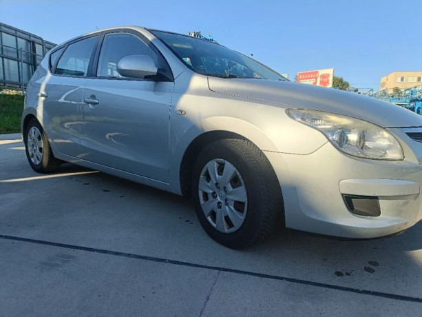 hyundai-i30-cw-16-diesel-66kw-manual-prevodovka-big-3