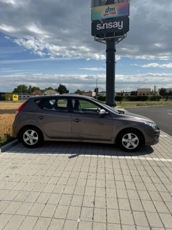 hyundai-i30-16-crdi-vgt-style-66kw90hp-m6-big-2