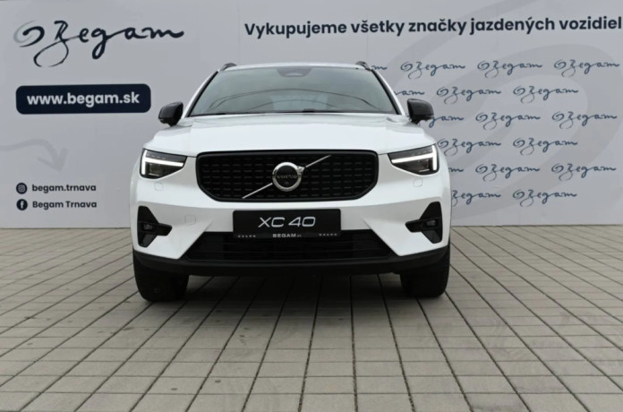 volvo-xc40-b3-p-plus-mhev-big-0