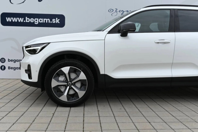 volvo-xc40-b3-p-plus-mhev-big-3