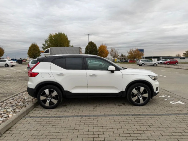 volvo-xc40-d3-momentum-at-110kw150hp-a8-big-2