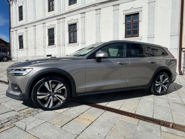 volvo-v60-cross-country-volvo-v60-cross-country-big-3