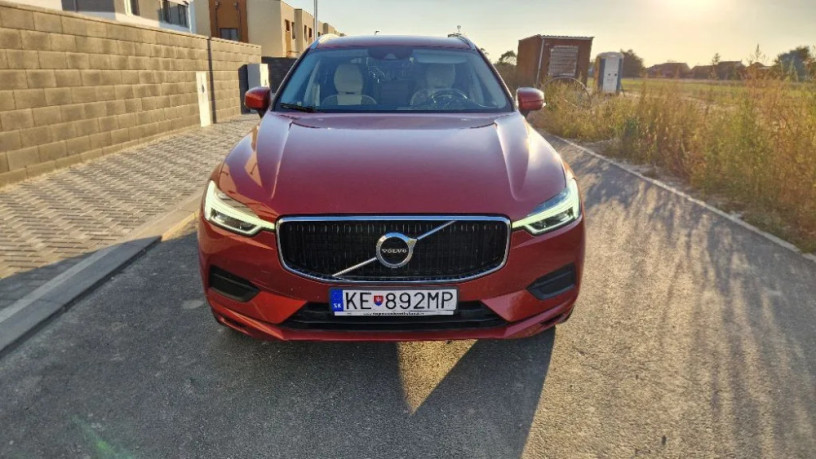volvo-xc60-momentum-d4-awd-140kw-at8-big-2