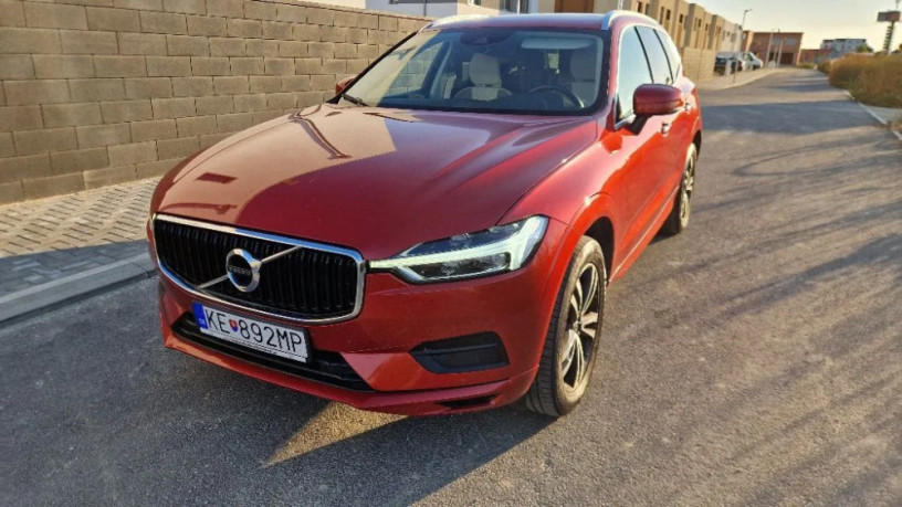 volvo-xc60-momentum-d4-awd-140kw-at8-big-1