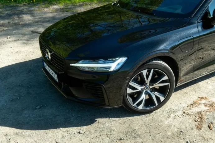 volvo-s60-t8-recharge-twin-engine-r-design-eawd-at-288kw-390hp-a8-big-0