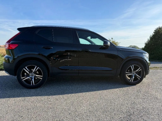 volvo-xc40-t3-163k-momentum-pro-at-120kw163hp-a8-big-1