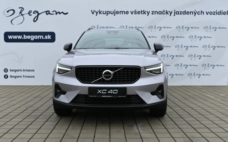 volvo-xc40-b3-p-plus-dark-big-0