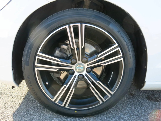 volvo-v60-d3-momentum-at-big-3