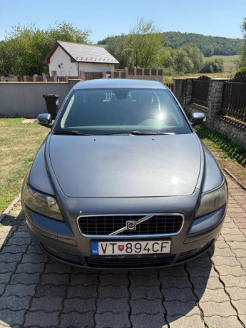 volvo-v50-po-nedavnej-stk-platnej-do-augusta-2028-big-3