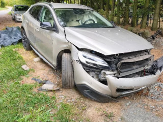 volvo-v40-cross-country-havarovane