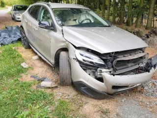 volvo-v40-cross-country-havarovane
