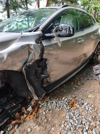 volvo-v40-cross-country-havarovane-big-3