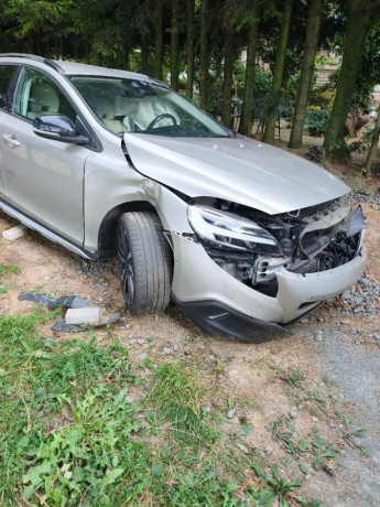 volvo-v40-cross-country-havarovane-big-1
