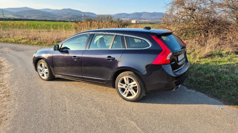 volvo-v60-volvo-v60-plug-in-hybrid-d6-naftael-big-1