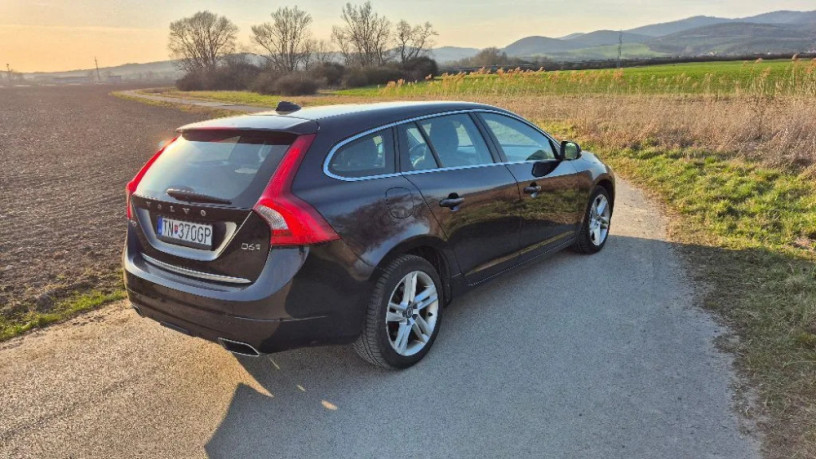 volvo-v60-volvo-v60-plug-in-hybrid-d6-naftael-big-3