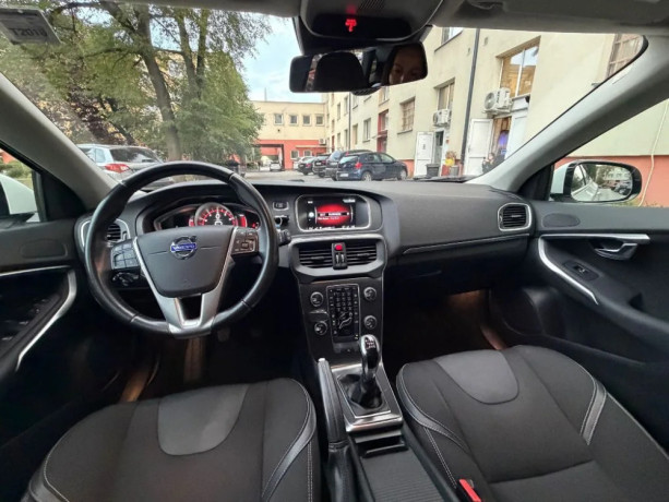 volvo-v40-16-88-kw-big-3