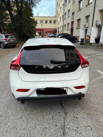 volvo-v40-16-88-kw-big-0