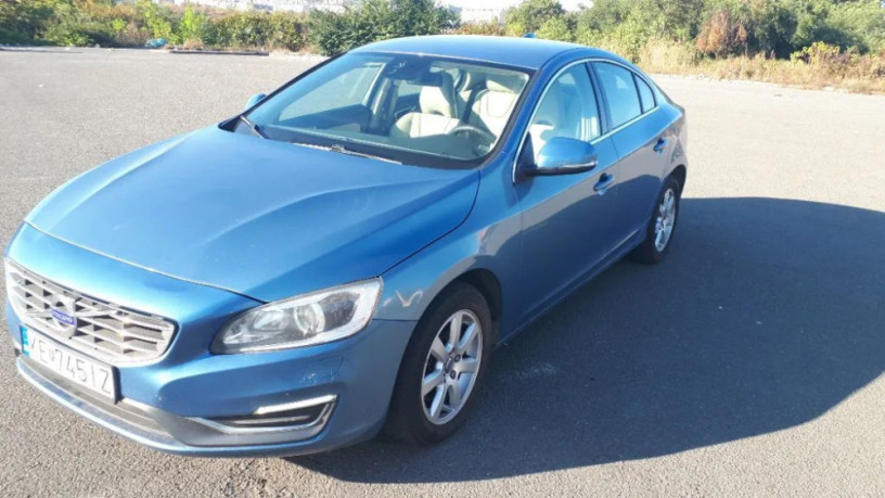 volvo-s60-20tdi-100kw-big-3