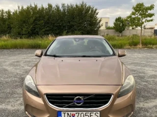 volvo-v40-kinetic