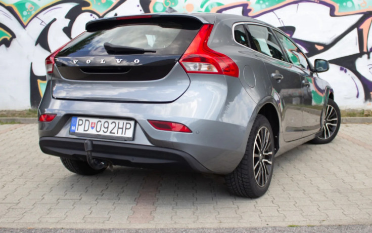 volvo-v40-d2-20l-120k-inscription-big-0
