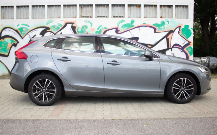 volvo-v40-d2-20l-120k-inscription-big-1
