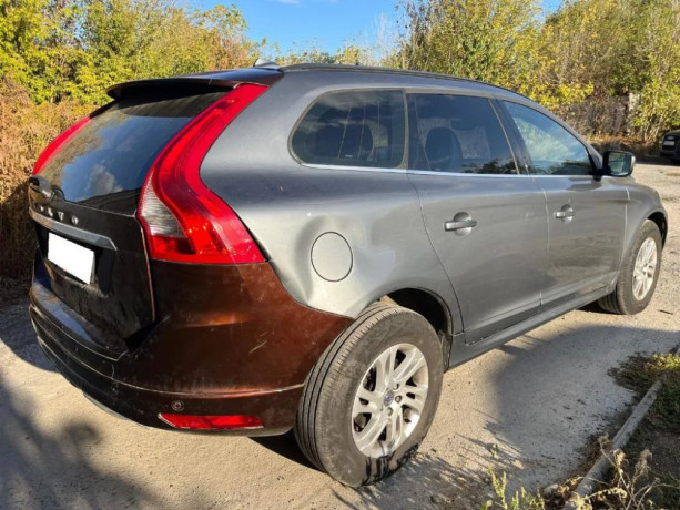volvo-xc60-d3-20l-momentumautomatkupene-v-srserviska-plne-pojazdne-big-1
