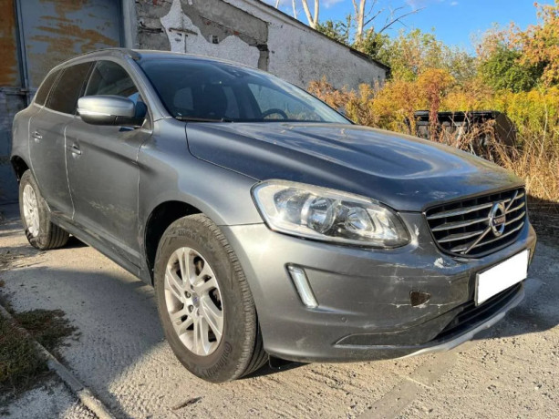 volvo-xc60-d3-20l-momentumautomatkupene-v-srserviska-plne-pojazdne-big-2