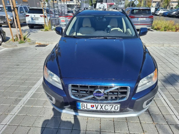 volvo-xc70-d3-awd-2012-ocean-race-big-0