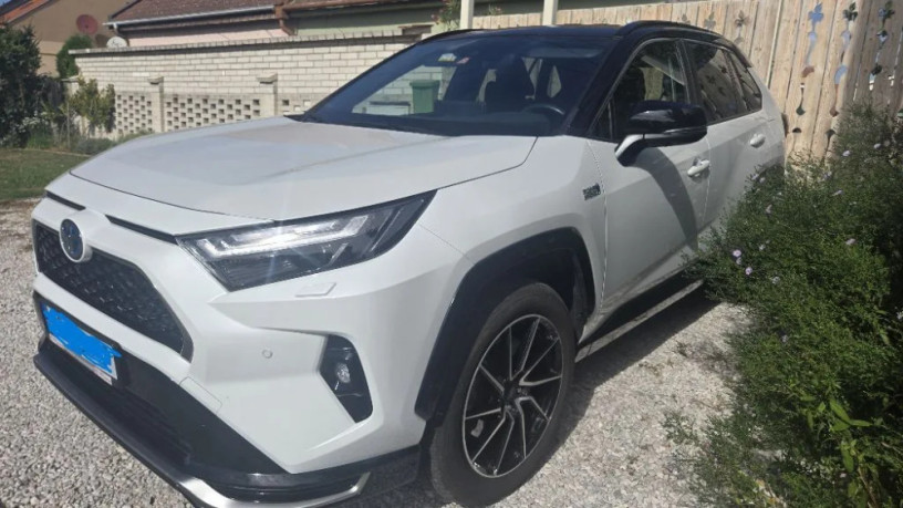toyota-rav4-x-4-136-kw-perletova-metaliza-predlzena-zaruka-160000-km-big-2
