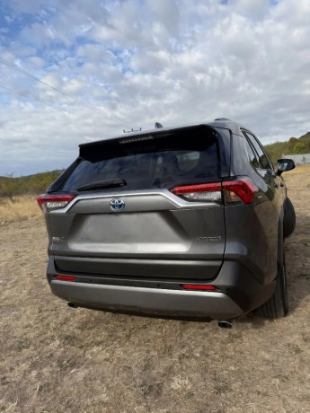 toyota-rav4-25-hybrid-awd-i-executive-odpocet-dph-big-2