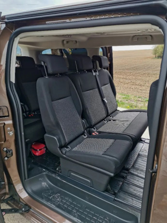 toyota-proace-verso-shuttle-20-d-4d-140-l2-106kw144hp-m6-big-1