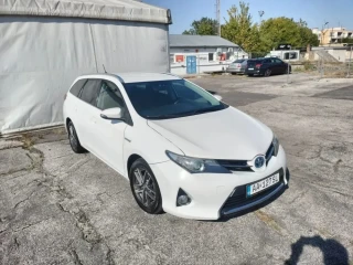 toyota-auris-na-predaj-toyota-auris-touring-sports-18-hybrid
