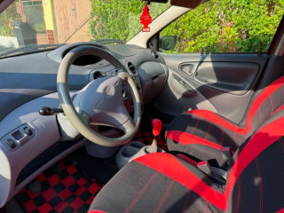 toyota-yaris-2004
