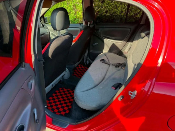 toyota-yaris-2004-big-3