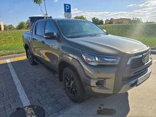 toyota-hilux-invincible-sport
