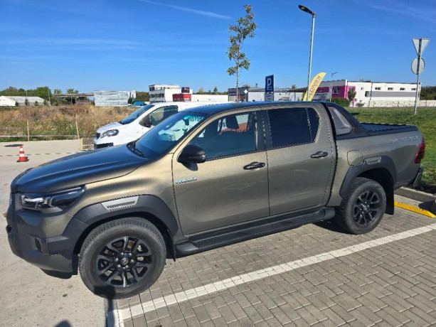 toyota-hilux-invincible-sport-big-1