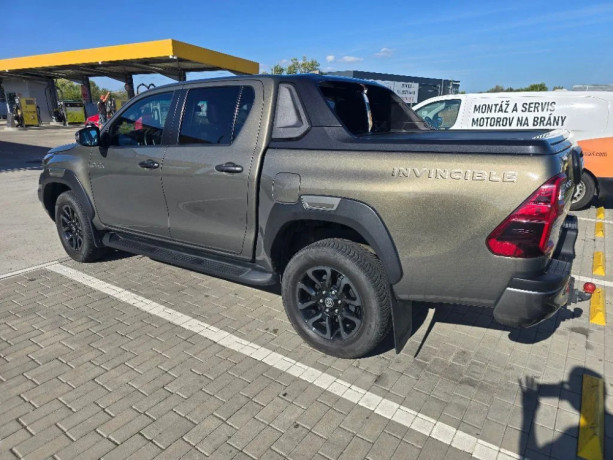 toyota-hilux-invincible-sport-big-3