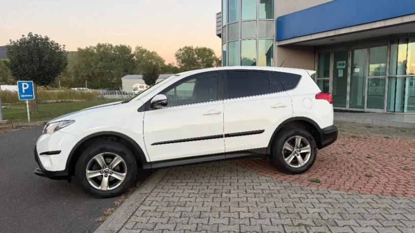 toyota-rav4-22-l-d-4d-premium-110kw149hp-m6-big-3