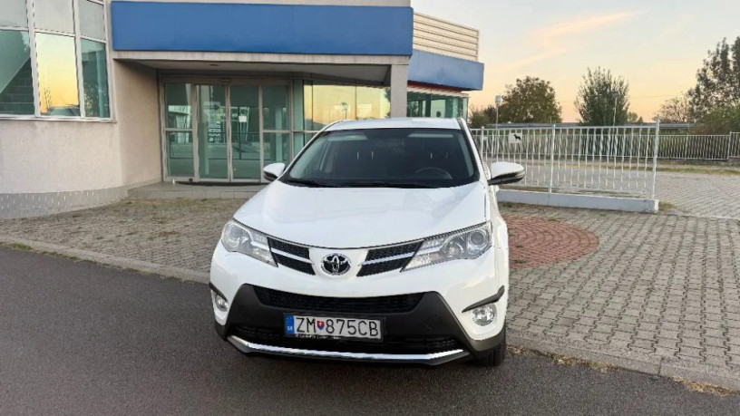 toyota-rav4-22-l-d-4d-premium-110kw149hp-m6-big-0