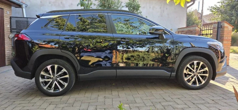 toyota-corolla-cross-20-hybrid-style-112kw-153hp-big-1