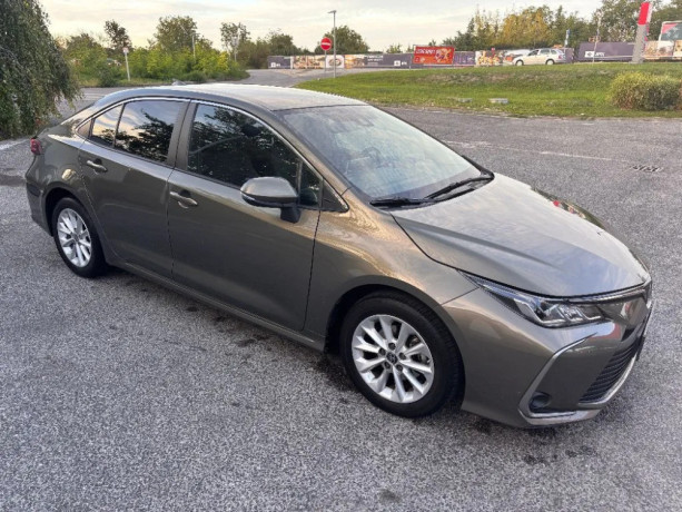 toyota-corolla-15-dynamic-force-comfort-92kw125hp-m6-big-0