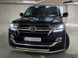 toyota-land-cruiser-200-v8-executive-lounge