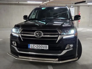toyota-land-cruiser-200-v8-executive-lounge