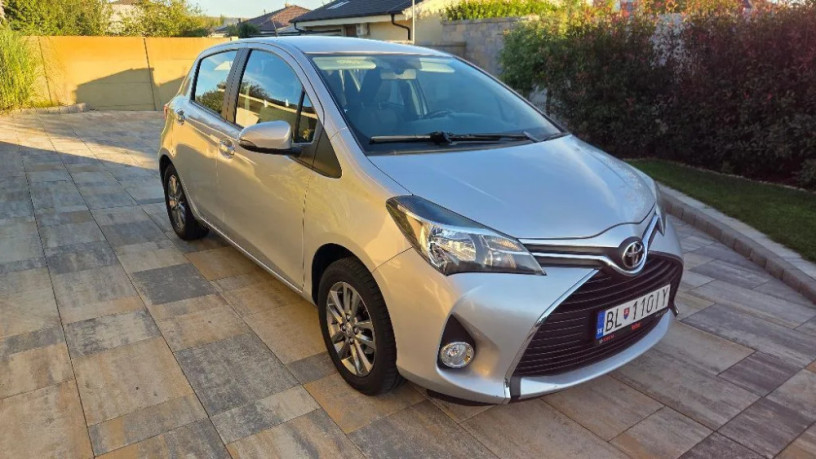 toyota-yaris-133-dual-vvt-i-active-73kw99hp-m6-big-0