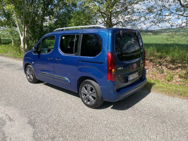 toyota-proace-city-verso-family-15d-big-3