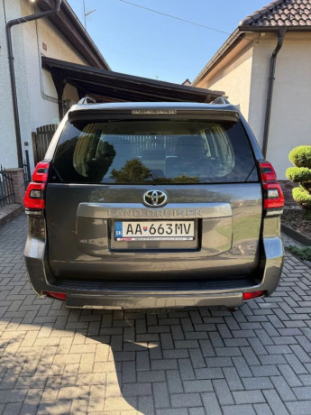 toyota-land-cruiser-bmc17-wg-5d-28-d-4d-big-1