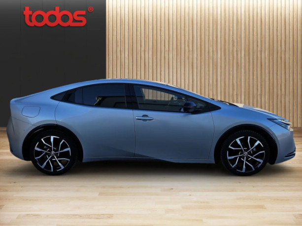 toyota-prius-executive-20-phev-164-kw-cvt-big-1