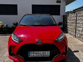 toyota-yaris-15-hybrid-e-cvt-selection-elegant-68kw92hp-a1