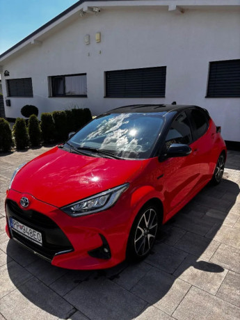 toyota-yaris-15-hybrid-e-cvt-selection-elegant-68kw92hp-a1-big-2